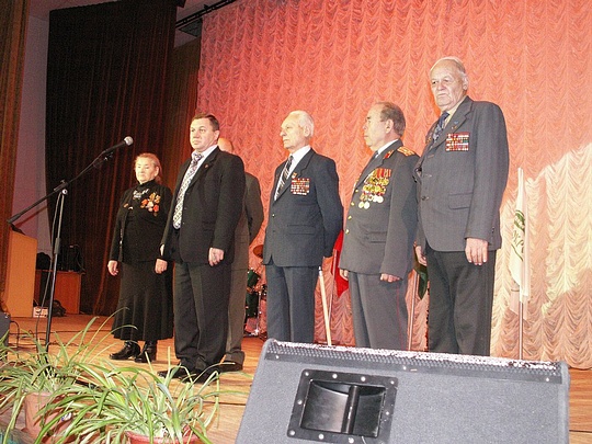 Чествование ветеранов со сцены главного зала Дома отдыха «Покровское», 65 лет победы под Москвой, bedevo